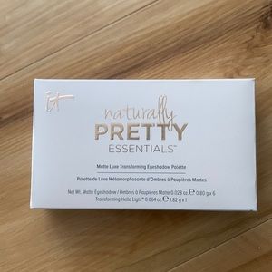 it Naturally PRETTY Essentials Matte Luxe Transforming Eyeshadow Palette.